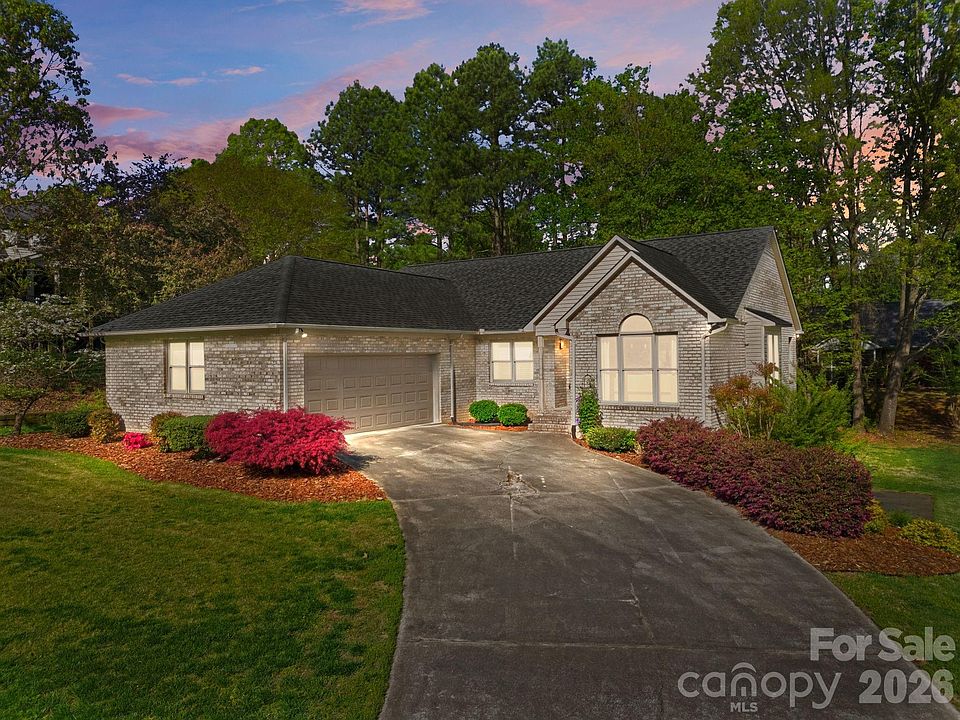 1st image of 406 Vincent Ct