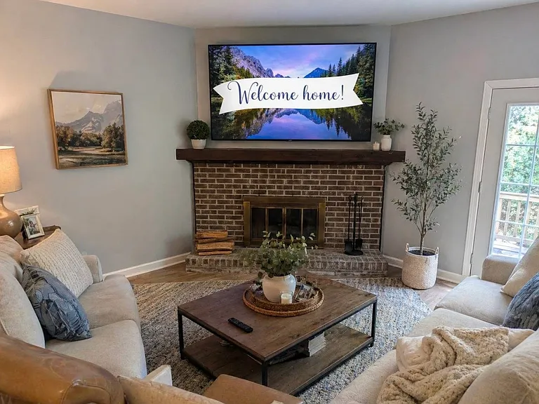 1282 Fox Run — Photo 1