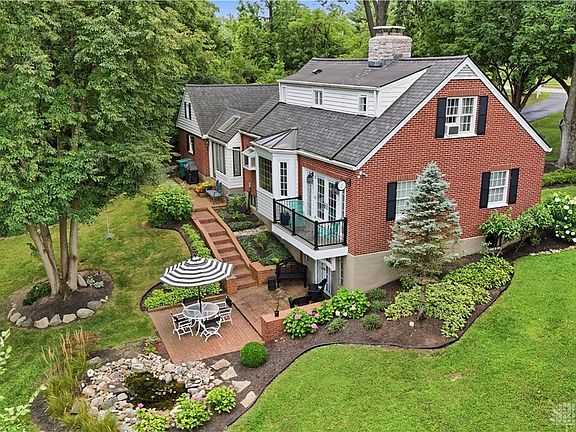 3rd image of 7376 Normandy Ln