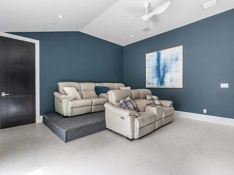 11863 Lake Shore Pl — Photo 34