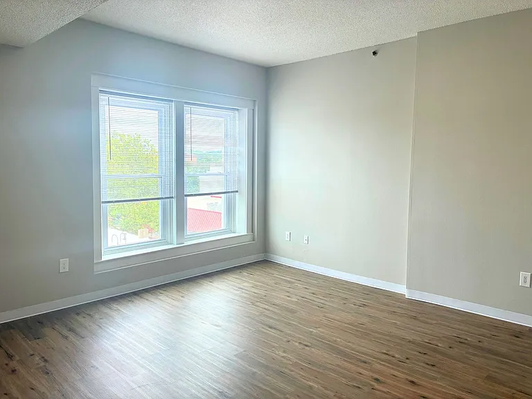 Vibrant City Living at Tower Lofts, Sidney — Photo 16