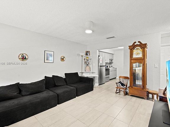 5th image of 620 SW 10th St