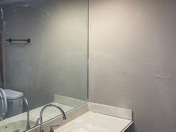 5th image of 6537 Los Rios Dr