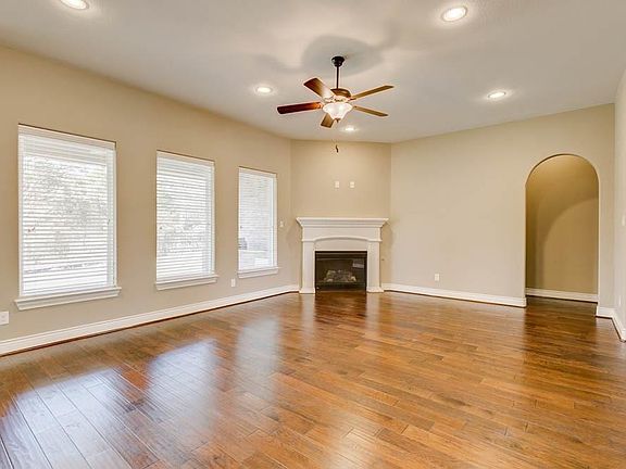 5th image of 118 Spanish Oak Dr