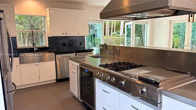 2301 S Miami Ave — Photo 64