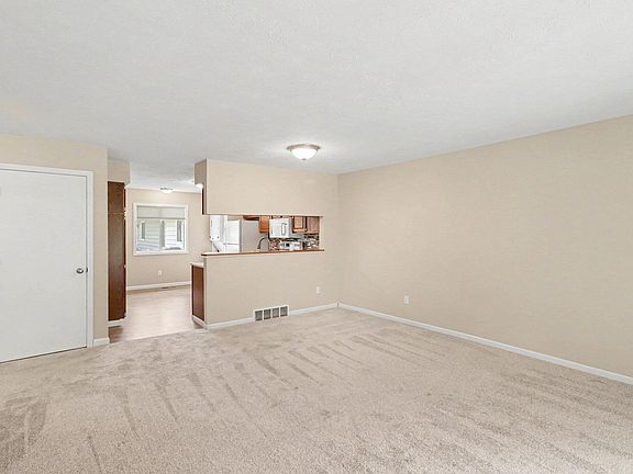 3rd image of 4950 Weston Ave