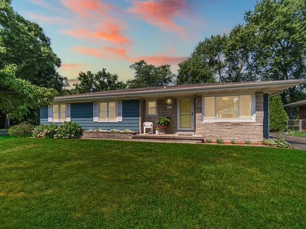 3092 Oakwood St, Portage, IN 46368