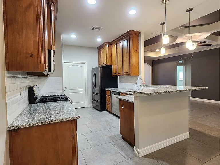 2221 Crystal Bay Dr — Photo 5