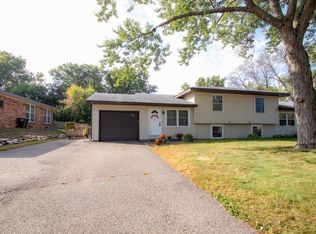 540 Egret Blvd NW, Coon Rapids, MN 55448