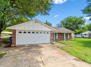 726 N Cummings Dr, Alvarado, TX 76009