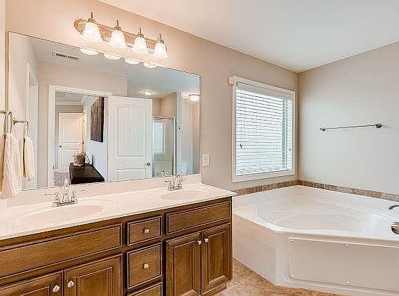 3rd image of 1020 Watergate Dr