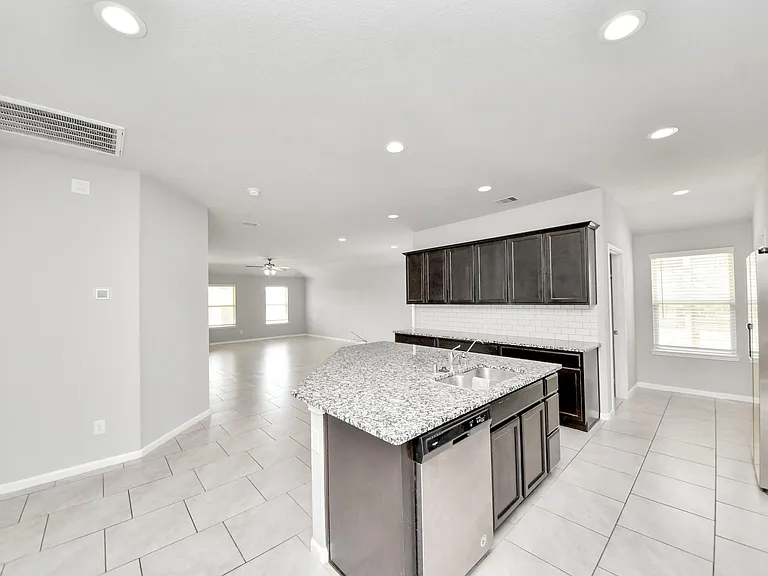 3314 Zephyr Park Ln — Photo 12