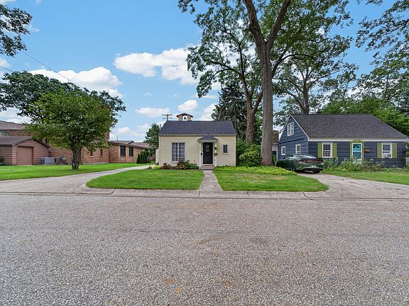 3rd image of 1629 Montague Ave