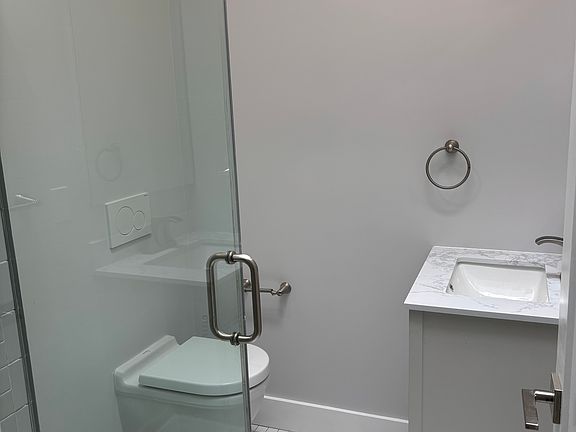 5th image of 1250 Capitol Ave APT 1