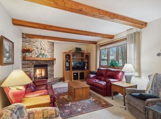 6949 W Hollow Ln, Franklin, WI 53132
