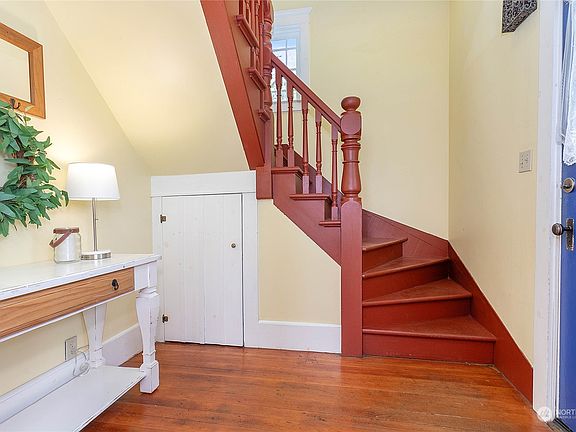 3rd image of 5733 Vista Drive