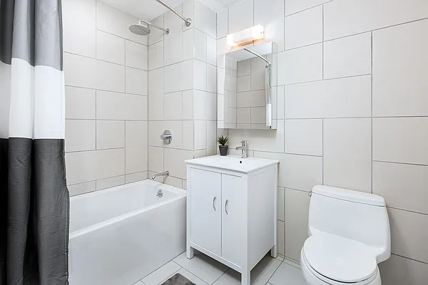 Rented by Golden Lioness Corp | media 11