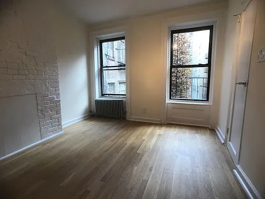 Rented by Waverly Realty Associates | media 3