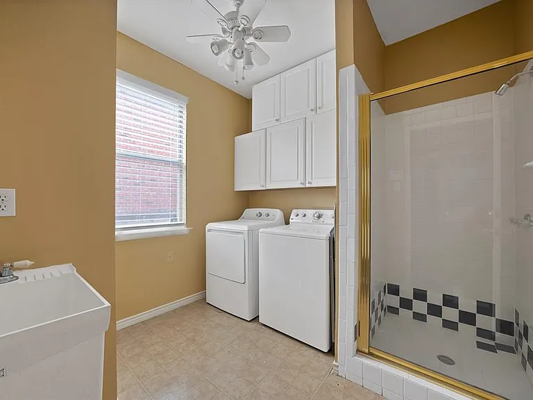 2116 Houlton Ln — Photo 20