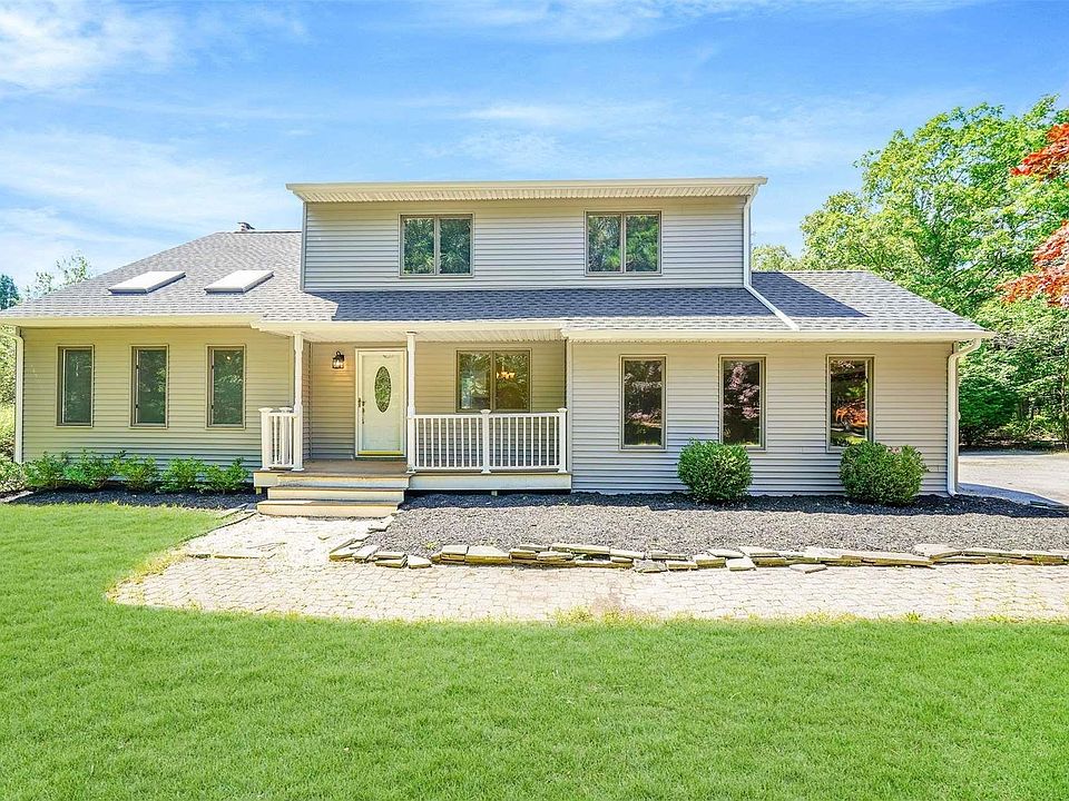 1st image of 304 Weeks Avenue