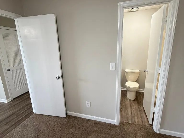 1202 Hamilton Dr — Photo 9