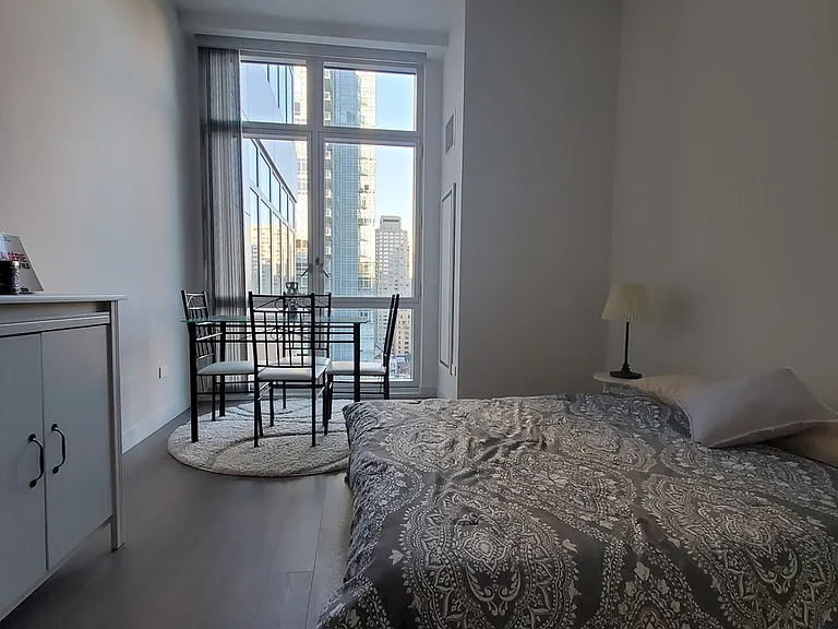 305 E 51st St #17F — Photo 6