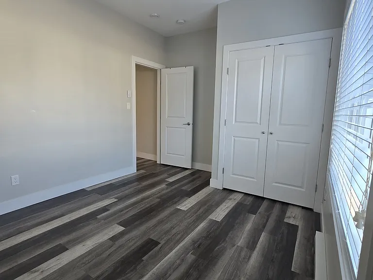 6242 Dwyer Cres — Photo 4