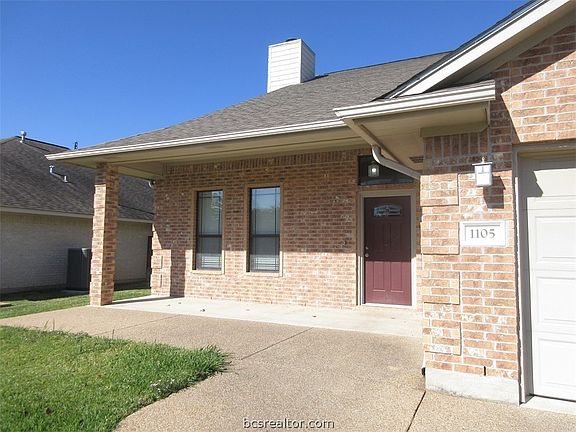 3rd image of 1105 Hopewell Ct