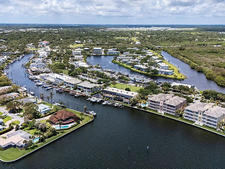 23 Royal Palm Point #A — Photo 26