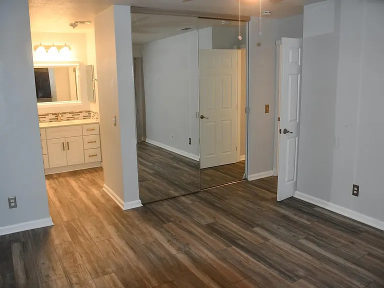 211 Compton Cir #B — Photo 7