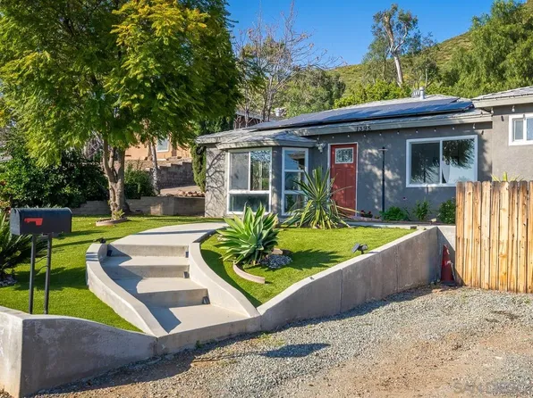 1395 Somermont Dr, El Cajon, CA 92021