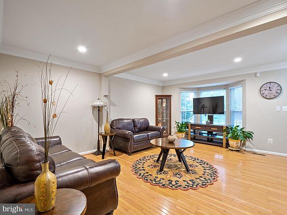 5th image of 7037 Sauvage Ln