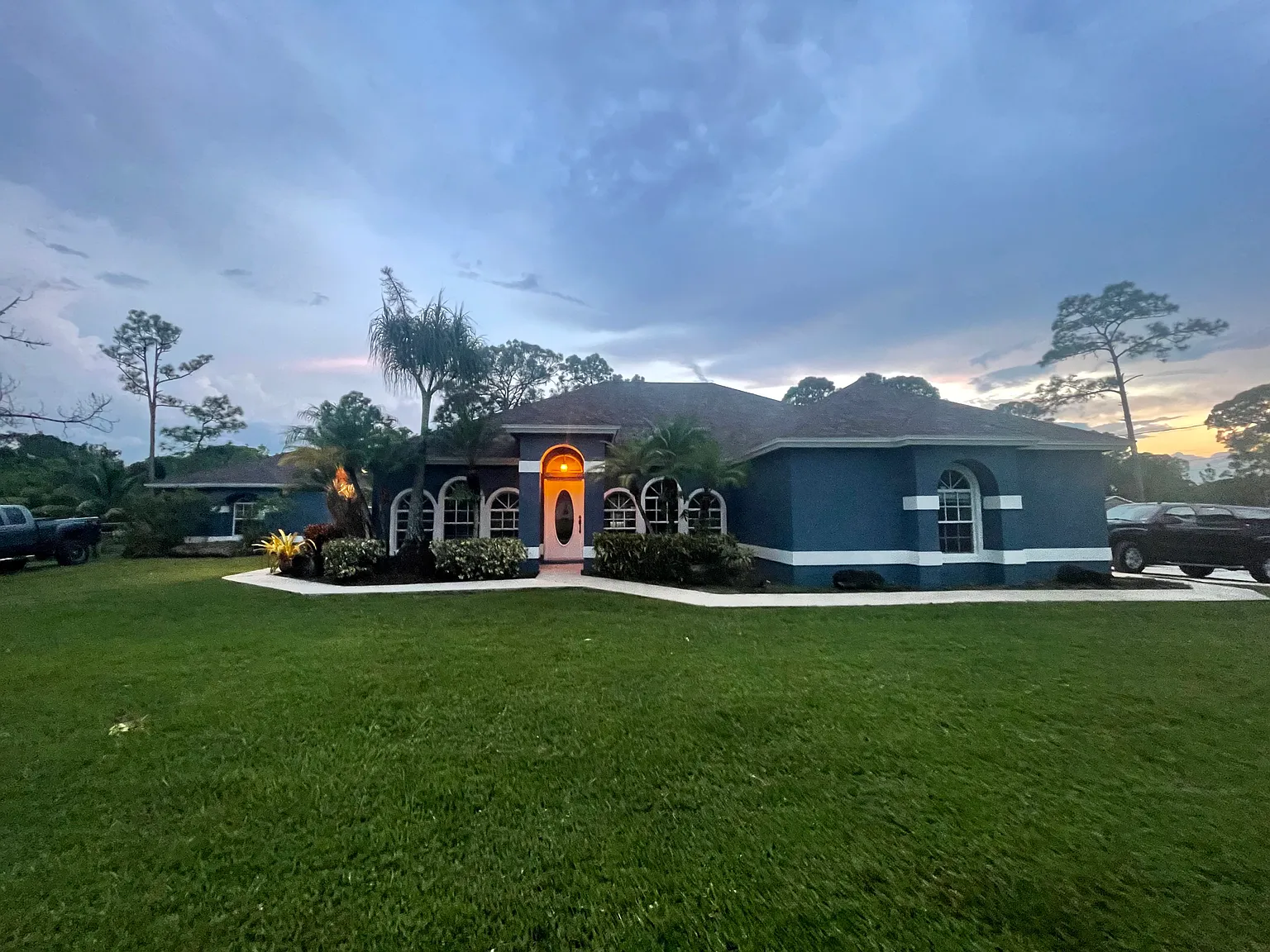 4 bed, 2556 sqft, $3,700 — Photo 2