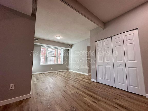 3rd image of 5931 Maple Ave #2E
