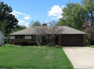 570 Meadowlane Dr, Richmond Heights, OH