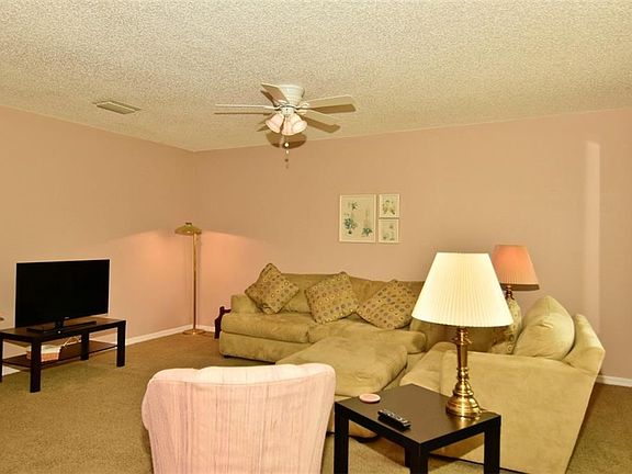 3rd image of 1906 Canterbury Ln Unit 21