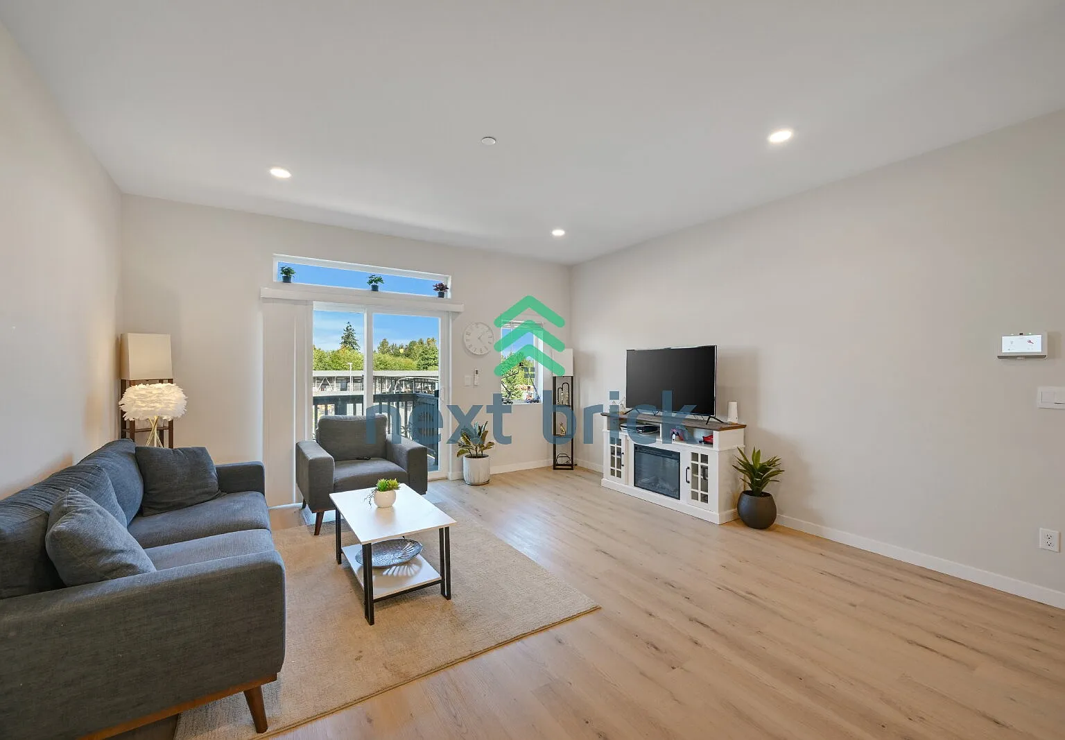 Modern Corner Townhome | 2 Bed + Flex Room | 2.5 Bath | Mountain Views — Photo 4