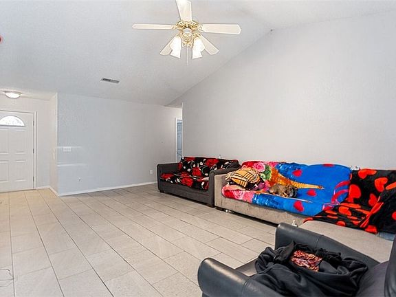 4th image of 2415 Cardinal Dr