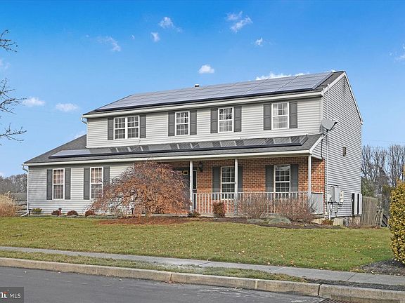 3rd image of 312 Carriage Dr