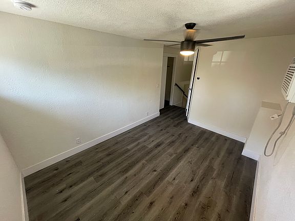 5th image of 817 1/2 Oak St