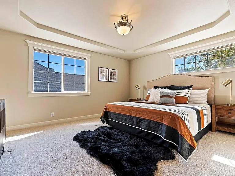 2516 E Alpomado Ct — Photo 16