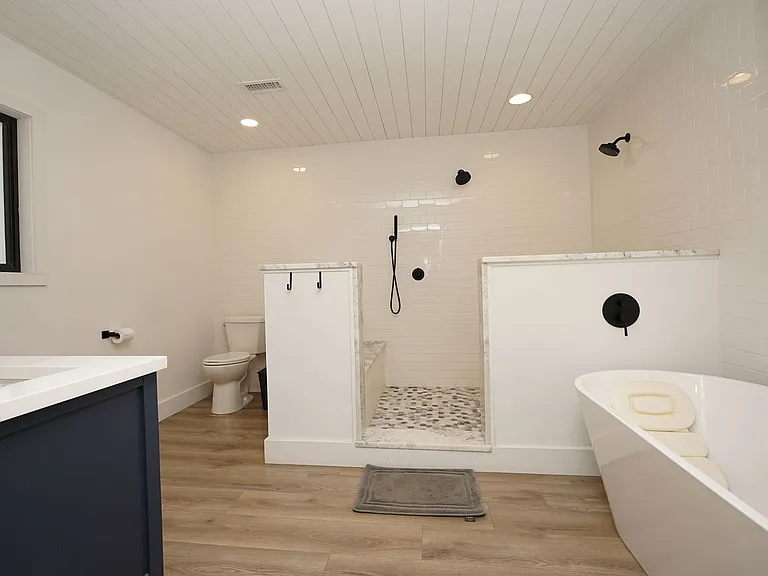 2419 Rocky Shores Dr — Photo 27