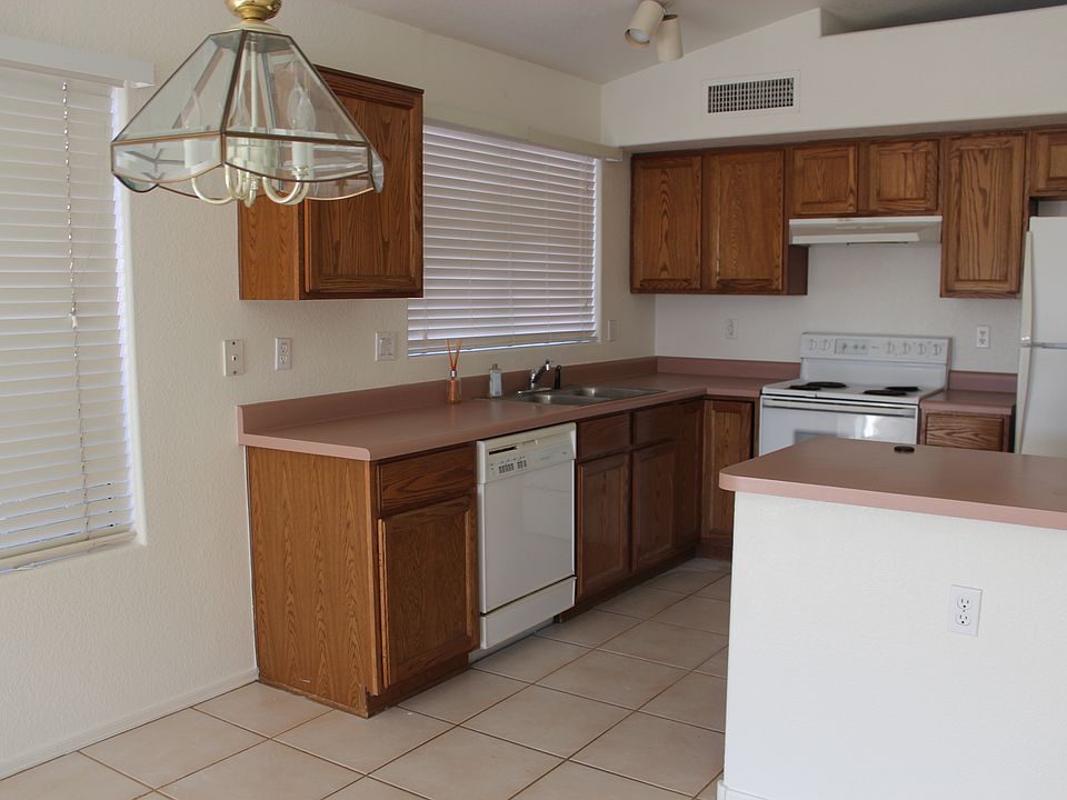 Kitchen with Island