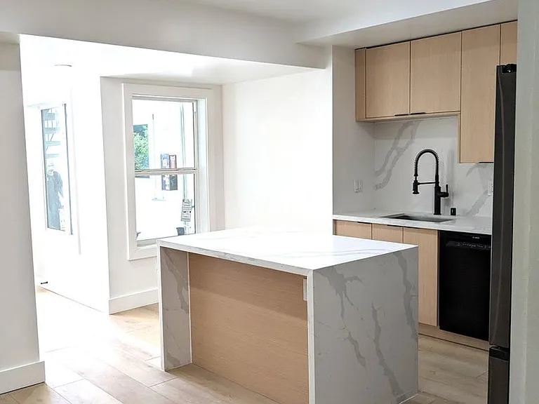 19 Knoll — Photo 1
