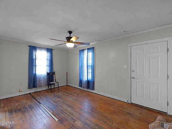4th image of 417 Victory Ave