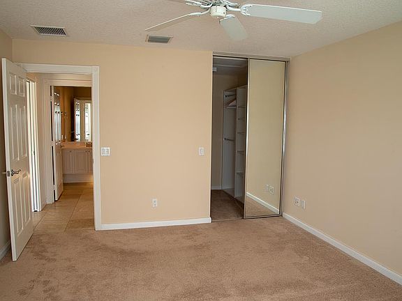 4th image of 11393 SW Pembroke Dr