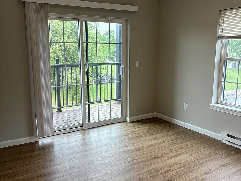 80 Main St #310 — Photo 6