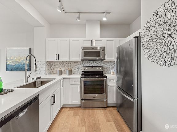 5th image of 2680 139th Avenue SE #83