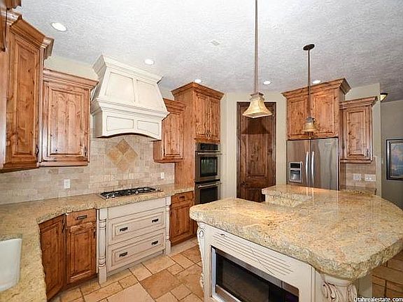 Hand chiseled 3" granite