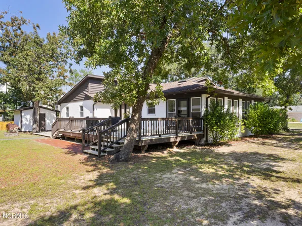 109 NE 59th Street, Oak Island, NC 28465